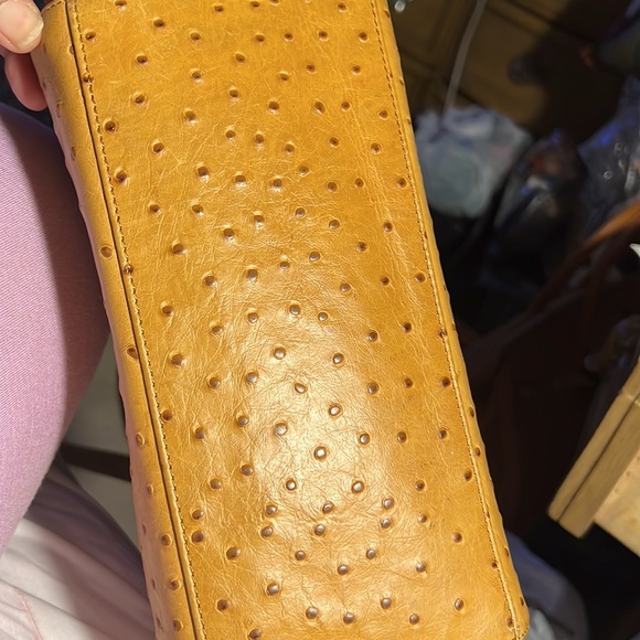 North/South shoulder bag Tan ostrich  Dooney & Bourne Embossed brown tan flap. - Picture 12 of 16